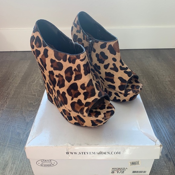 Steve Madden wicked leopard wedges - Picture 4 of 5